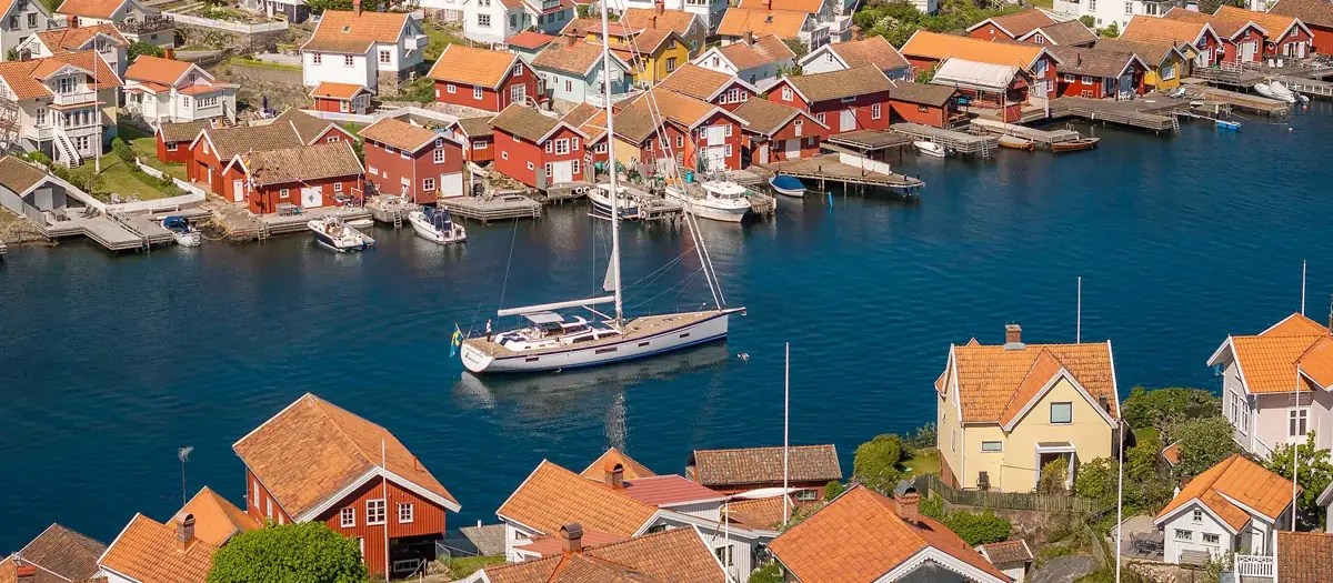 Hallberg Rassy — Marint & båt